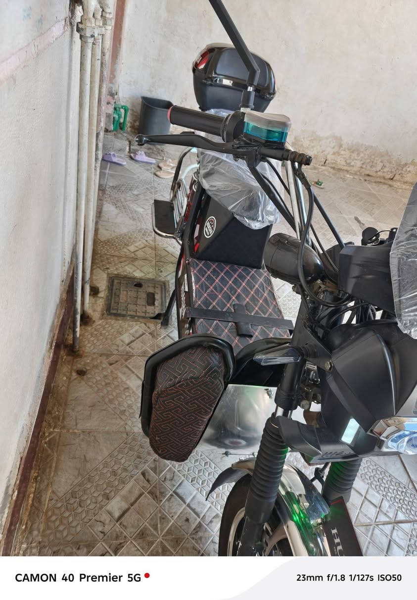 السلام عليكم باسكل شحن الأخوين بعده شركه بل جيس باسكل ٥ بطاريات جدد الباسكل مابي أي عيب موديل ٢٠٢٤ بعده حيل نضيف مستخدم قليل جان مضموم الباسكل سعر ٦٠٠ وبي مجال بسيط مكاني الرمادي التأميم 
الرقم. ***********
