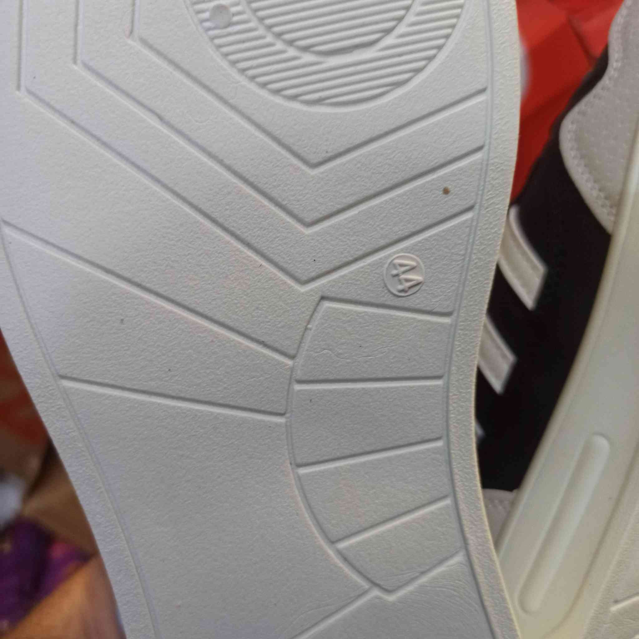 السلام عليكم ومن رخصه الادمن حذاء ماركه بوما قياس 44السعر 25مع التوصيل وشكرا


**إذا كنت صاحب هذا الإعلان وتريد حذفه لأي سبب، رجاءا أرسل رسالة إلى الدعم الفني**