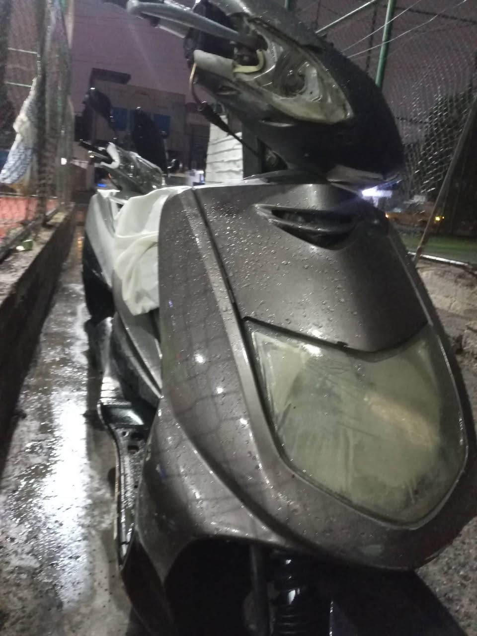 السلام عليكم. 
. 
دراجه سكنس نثيه 110
. الدراجيه ياباني. 
الدراجه خير من الله 
الدراجه نكره سلف 
الدراجه يحتاجلهه بس اشاير اماميات
الدراجه...  معروضه ب 300 وبيهه مجال بصيط كلشش
جماعه ال 225 لحد يدخل 
للستفسار. 
***********.
مو شراي لا تعبني
. عنواني. بغداد. مدينه الصدر
