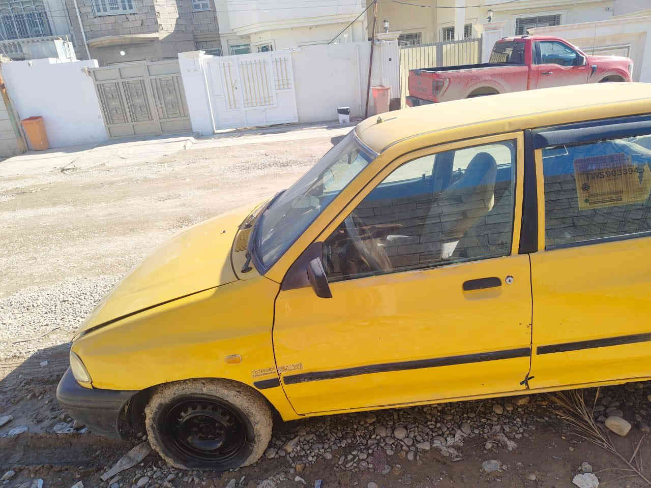 السلام عليكم سيارة سايبة للبيع حرة السيارة احلى من اللي بالصوره ورة معمرة بس بيها تدخين وهذا رقم صاحبها رايد يبيعها وسعرها رخيص ١٦ وبيها مجال موديل ٢٠١١ 
رقم صاحبها اللي يريدها يتواصل عليه اني مالي شغل مجرد ناشر
0772 797 5604
