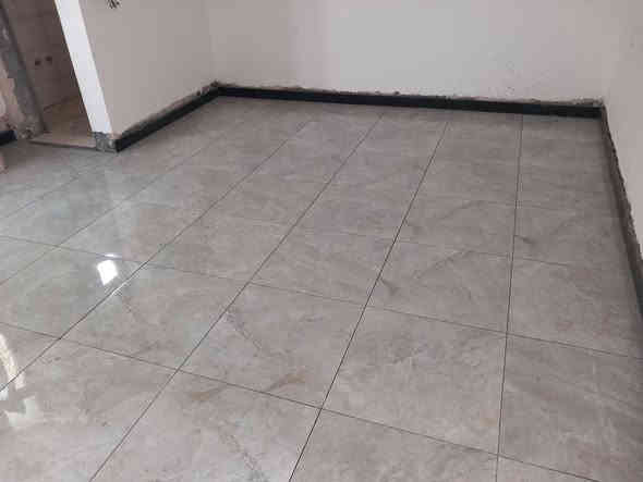 سلام عليكم خلفه سيراميك جداري وارضيات وهذا جزء من عملنا وحاليا متفرغ لتواصل هذا رقمي ***********
