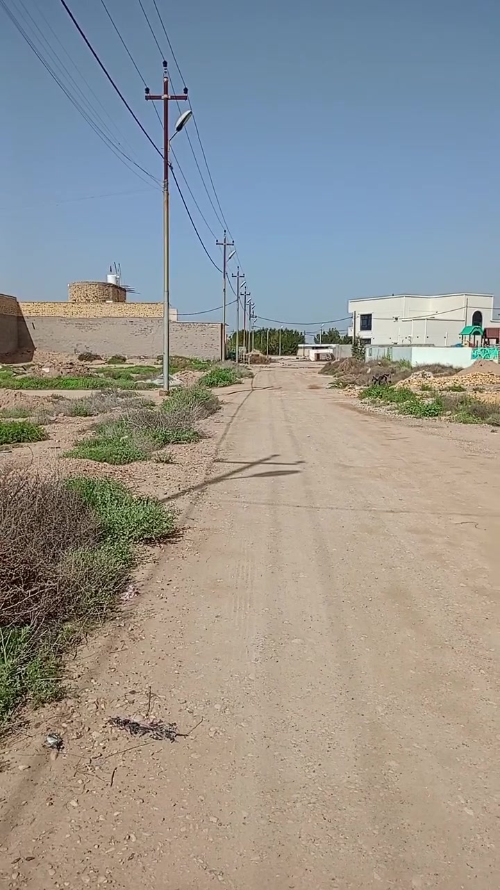 ياالله قطعه  للبيع ١٠٠ م طول شارعها ١٥ مجمع الصحه السكني جمعيه العمال كافت خدا مات قريب من شارع ٣٠ تحويل مباشر سعر مناسب استفسار ***********
