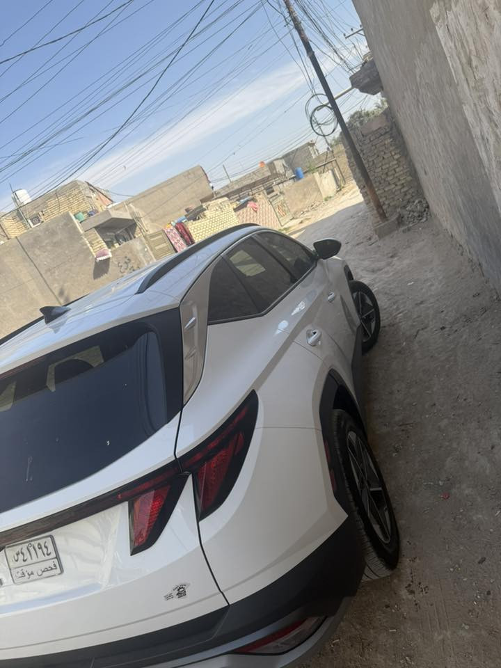 السلام عليكم توسان 25 دخول جديد دخول جديد امريكي ماشيه حاليا ٢٨٤٠٠ الف حقيقي فحص موقت تترقم جميع المحافظات  حادثها مرفق بلصور داخل اسود  محرك ٢٤٠٠ اي تفاصيل اتصل وتأمر امر ***********
