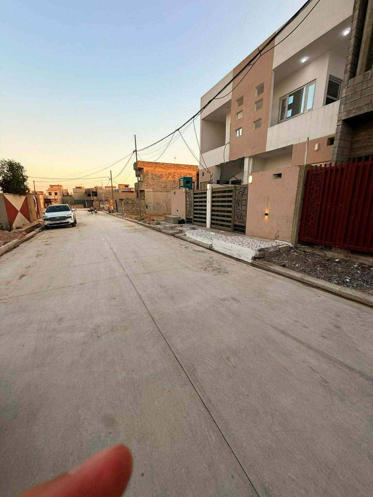 لسلام وعليكم 
بيت للبيع  100 متر طابق ونص زيرو بعد مامسكون بيت جاهز  في حي الشيماء سند طابو  الزهور ⭐

يتكون :
الطابق الاول ..غرفه وهول واستقبال ومطبخ عدد 2 حار وبارد .ومشتملات
طابق الثاني .. غرفتين نوم + هول 

خدمات كامل (ماء،كهرب،تبليط)

البيت تسليم فوري 🤝

 للاتصال او واتساب *********** موصل, نينوى
