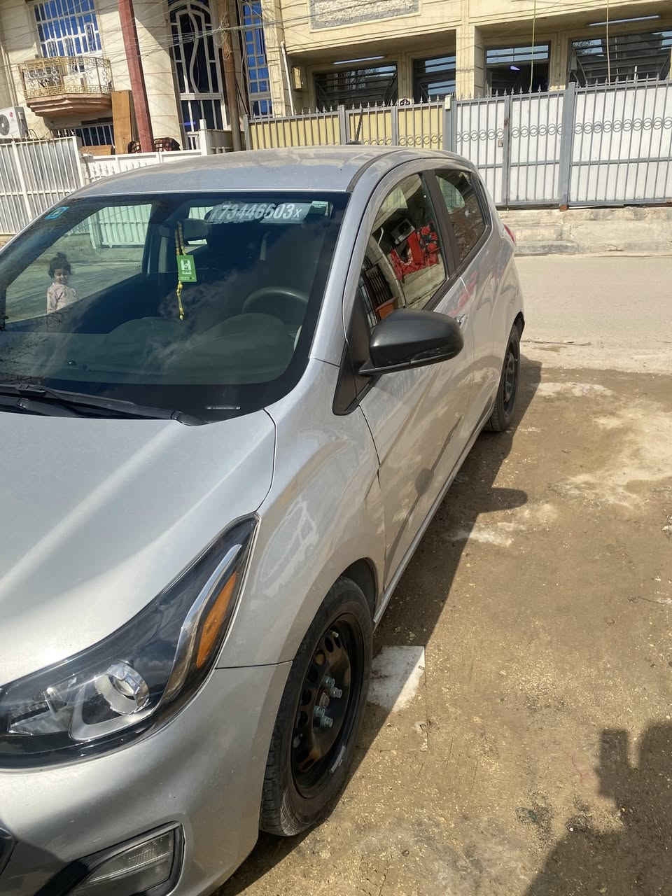 السلام عليكم شوفرليت اسبارك موديل ٢٠٢٢ وارد امريكي مبدل بيها بنيد وجاملغ محرك  ١٤٠٠ تبريد تدفئه كير أوتوماتيك رقم الشاصي بالصور تكدرون شوفون ضربتها سياره اقتصاديه وخير من الله باسمي مكاني بغداد المشتل او شارع فلسطين السعر ٩٥ ماارد ع تعليقات رقم الهاتف *********** بي واتساب
