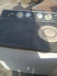 غساله  orenje للبيع السعر 70شرط النضافه والشغل 07813573680