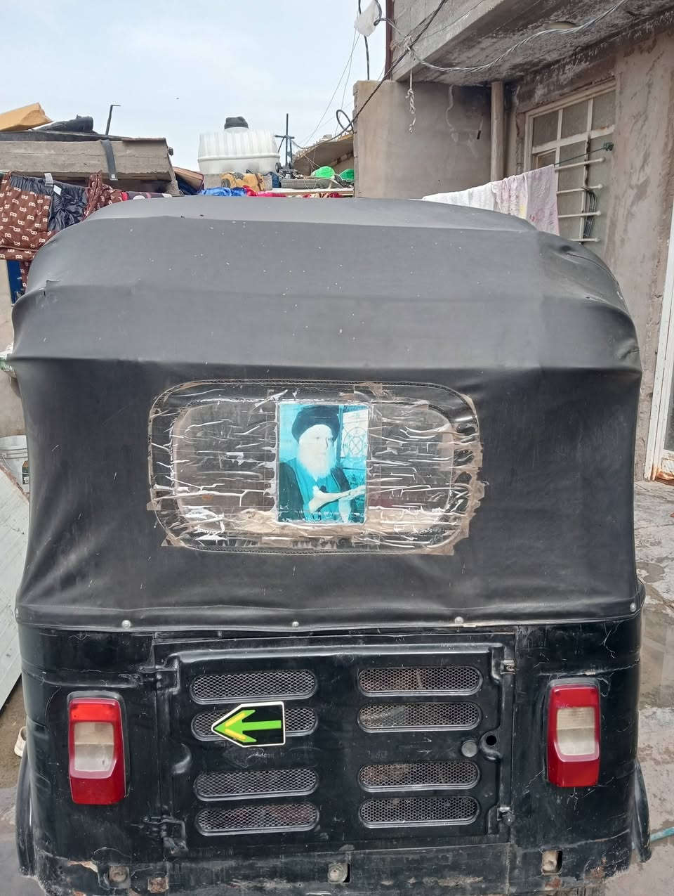 سلام وعليكم تكتك موديل 16بدايت 17اوراق كامله يردلهه ترتب السعر 3 وبيها مجال مكان  زعفرانيه ***********
