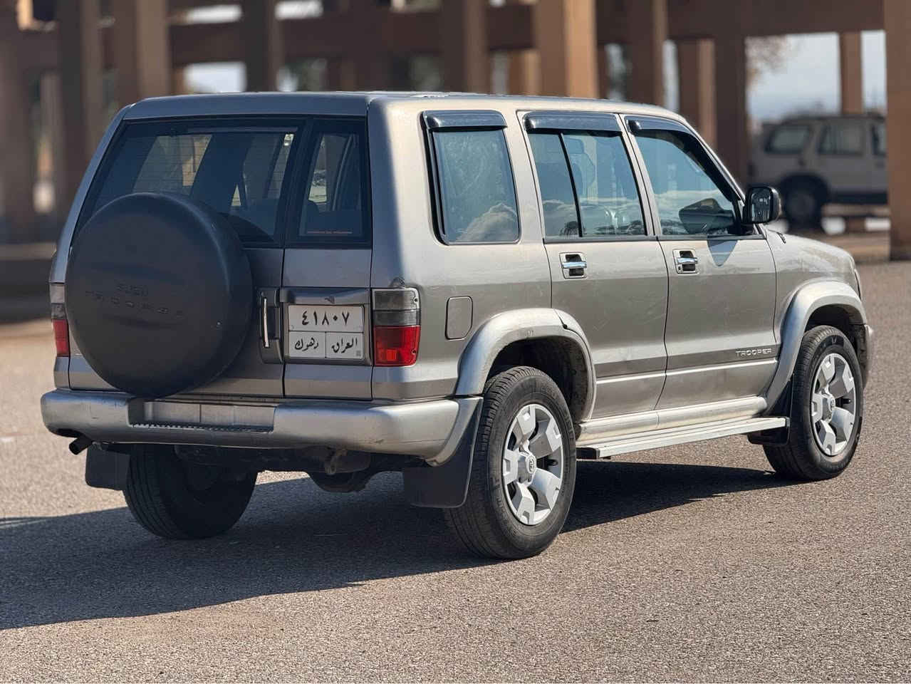 تةنها ٦٨ وةرةقة 😱 ٥ وةرةقة غةرامه 

ئايسوزو ٢٠٠٠ فول مواسةفاتة بةس سلايت نيية رةقةم اصلية تةحويل و وةكالةي بةشةرتة بي بوياغة سةيارةكة دوو شويني تةعديلة گيرو مةكينةي بةشةرتة دةبل ئةكسلي بةشةرتة سةيارةكة نموونةية لة جواني ٤ تاية و ويلي نويي لةژيرة ناو داخيلي سفر سفرة وةك شةريكة ماوة ٥ وةرةقةي غةرامه لةسةرة يةكسةر بيگيرةوة لةدواي مةعمةلة 

سعري// ٦٨ وةرةقة
شوين// كؤية 
*********** كويسينجاك, أربيل
