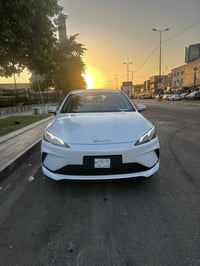 Byd سيئل فايف  موديل 25 زيرو للبيع للاستفسار الاتصال 07716647417