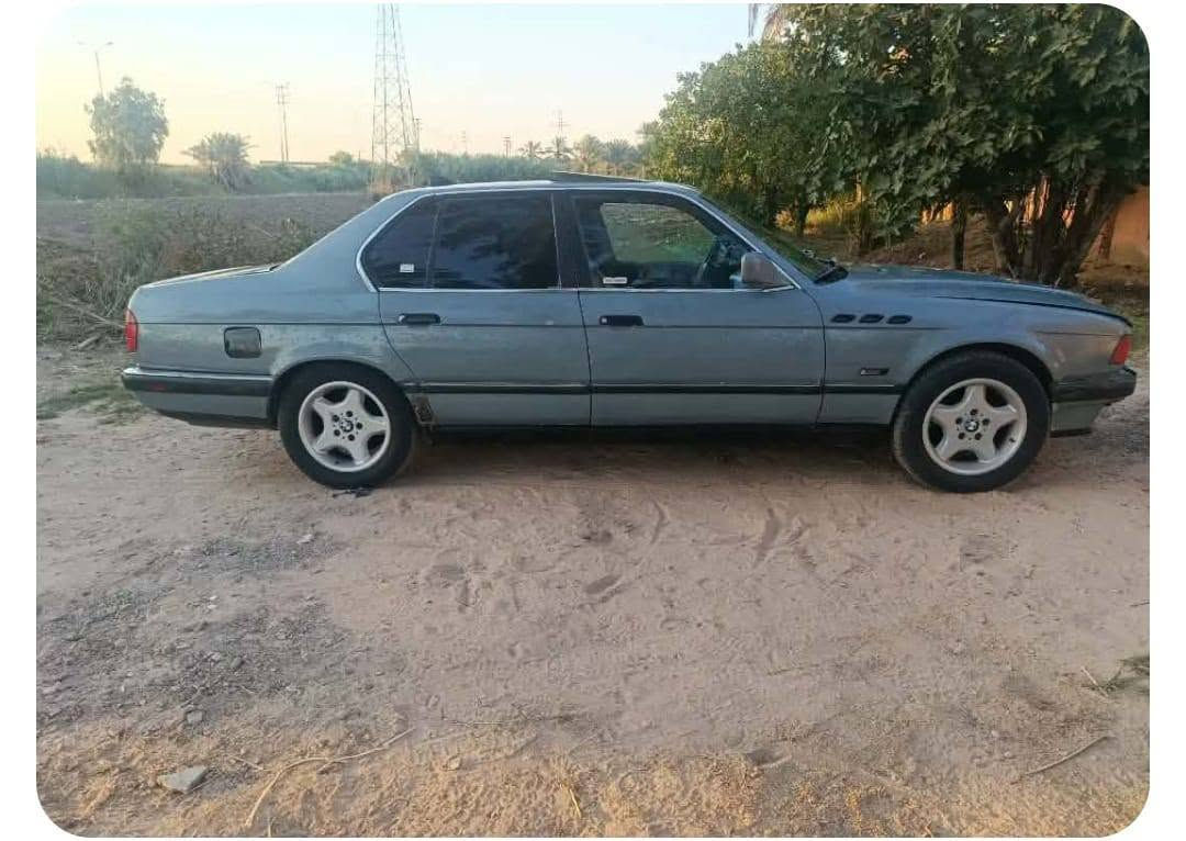 عليكم BMW    موديل 1992.   حجم 735     رقم نجف الماني تحويل مباشر مكينه وكير بلاد جدد كهربائيّات كله شغاله تخم تاير شواصي بلاد حداديه جديده كشنات كهرباء. سياره جهازه  السعر 26.       المكان نجف  ***********
