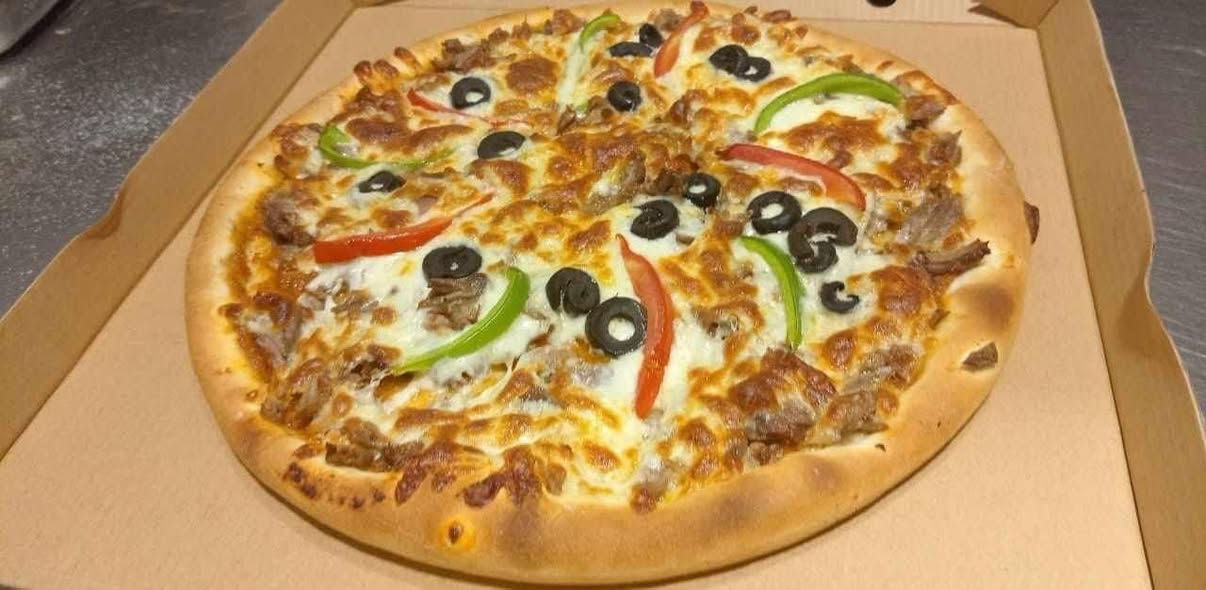 من مطعم يلو بركر /للوجبات السريعه

عروض خاصه 
العرض الاول
 بيتزا حجم وسط 🍕+ ٢ بركر لحم 🍔🍔+ صحن فنكر بلجبن 🍟+ ببسي كل هذا 12000
العرض الثاني 
بركر لحم 2 + صحن ريزو + زنجر + شاورما دجاج  2 ببسي كل هذا
11000

بركر لحم محشي شاورما او بركر لحم  محشي موزيلا  بسعر 4500

اطلب 2بيتزا كبير + وسط مجانا بسعر 18000

اطلب 6 بركر بسعر 12500

خدمه توصيل داخل العلمريه مجانا 
العنوان العامريه شارع المنظه مجاور مطعم (راعي الحلال )
***********
***********
