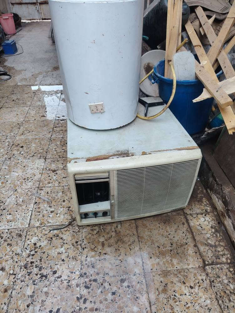 سبالت عدد 2مكيف 2 للبيع ثنين شغالات وثنين هواهن حار رقمي *********** البصرة, العراق
