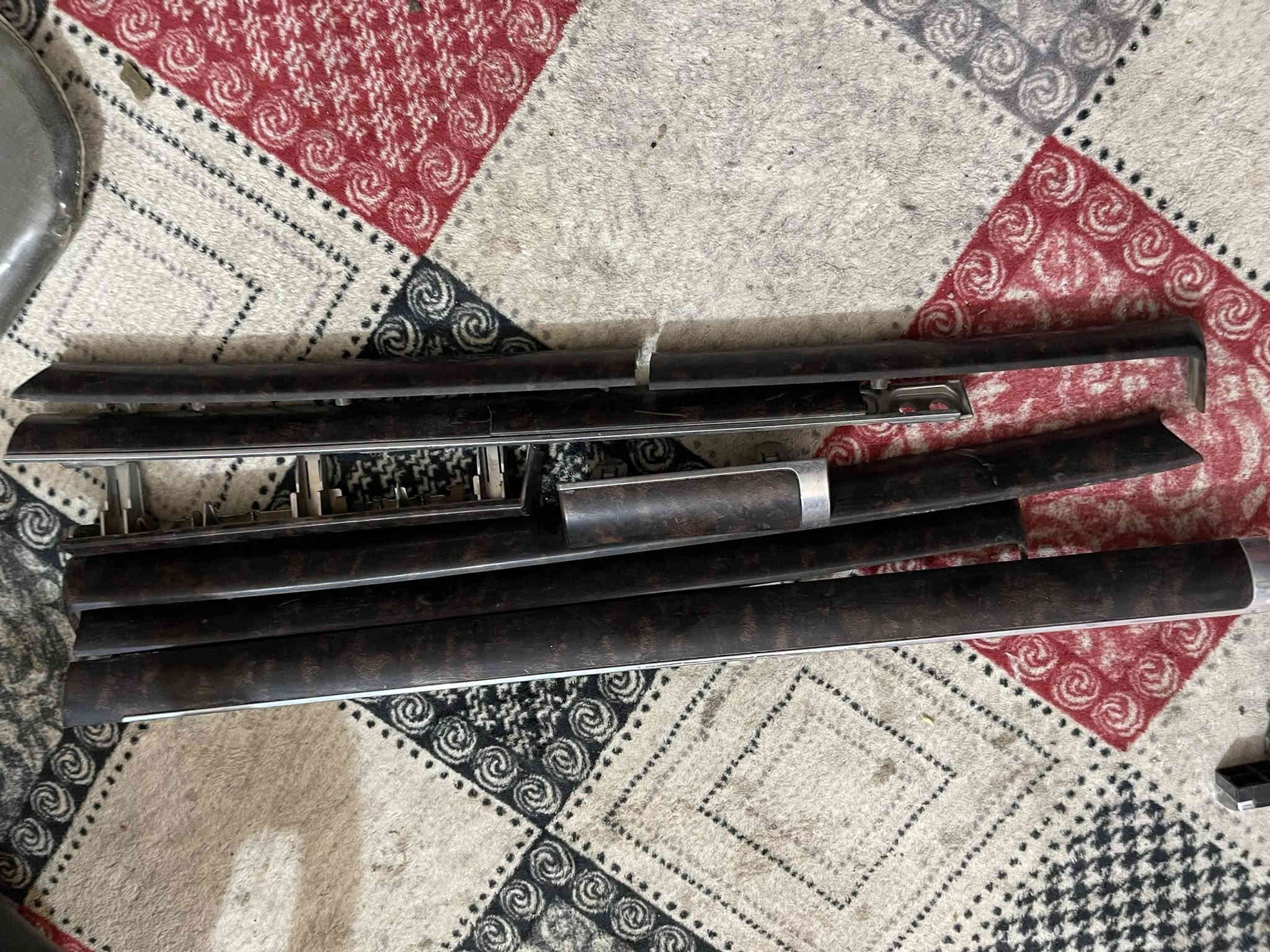 غراض دواخل لاندكروزر من ٢٠٠٨ إلى ١٥ غراض اصليه حدثت سيارتي واريد أبيع الأصليات كلهن شغلات أسعار مناسبه جدا 
التواصل على رقم *********** المكان بغداد م الصدر واليتصل يدلل وخادم
