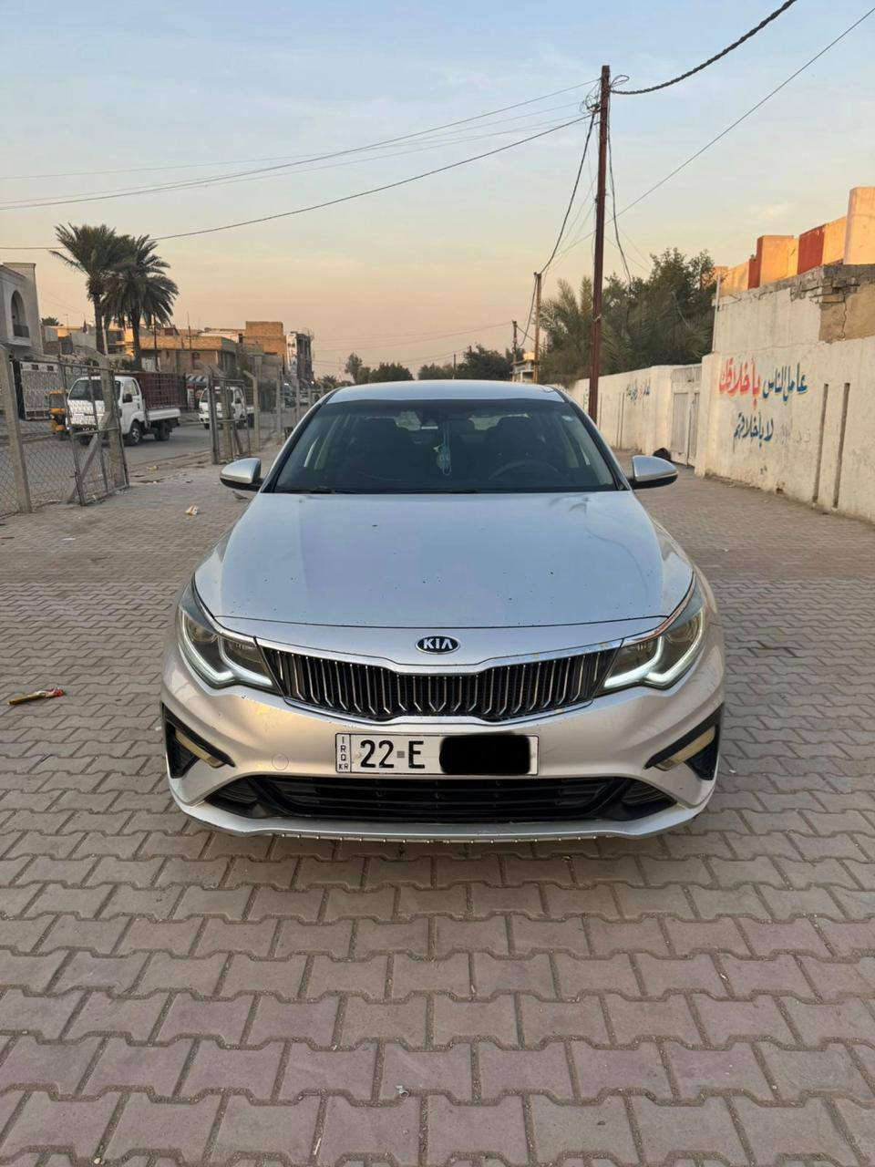 للبيع كيا اوبتما :-
1. الموديل 2020 وارد امركي حادث السيارة بنيد ودعامية فقد بدون بدنة 
2. اللون سلفر 
3. رقم اربيل بأسمي سنوية وهزة قبل شهرين 
4. تبديل دعامية نفس اللون
5.  تبديل وصبغ البنيد فقط
6. محرك 2400 جي دي اي
7. ماشية 81 الف ميل 
8. رادار تحديد مسار
9. تخم تاير جديد تايلندي
بيها شخط بلجاملغ الي خلف السايق وبيها طخة بسيطة عكس السايق ممصلح باقي التفاصيل واضحة بالسونار وصور الحادث 
السعر 135$ وبيهة مجال بسيط للاستفسار اتصل واتساب 
مكان السيارة بغداد الجديدة
0770 254 9778
