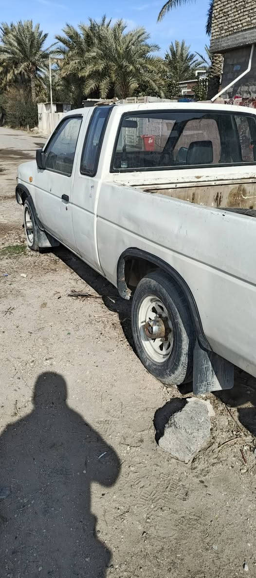 السلام عليكم بيكم نيسان قماره وربع موديل 93 
بغداد حمل السعر 33 وبيه مجال ***********
