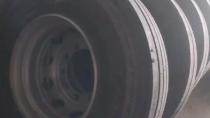 6  أزواج تاير مع الوياله أصليات مكانهم بغداد الكرخ التاجي اتصال ***********
