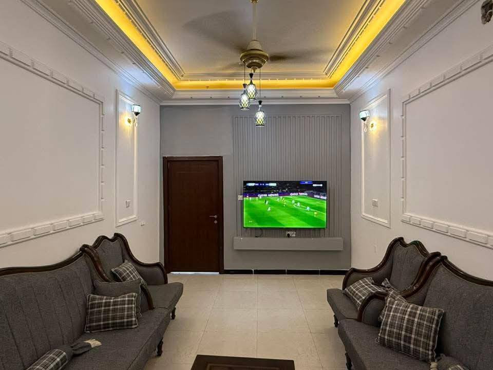 دار للبيع او مراوس بقطعه بلجمجمه الجنوبي
 او تقسيم حسين مارينا ع سريع النيل
مساحه ١٤٠ م طابو زراعي سند 

             واجهه ٧.٥ م / نزال ١٨.٥ م 

 بناء حديث درجه أولى 

طابق واحد مطبخ  أستقبال . هول  غرفه  مجمع صحيات 

 الموقع حي الصحه قرب المدينه المائية 
السعر خاص او اتصال
***********
نستقبل كافة العروض التجاريه والسكنيه
