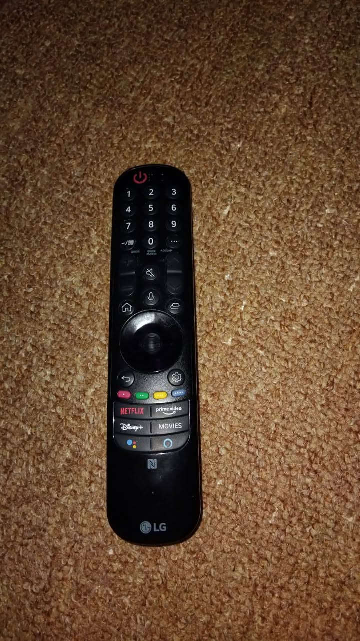 للبيع شاشة ماركة lg اولد اصليه جايبها من الكويت 55 بوصه السعر 800الف المكان البصره التواصل ***********
