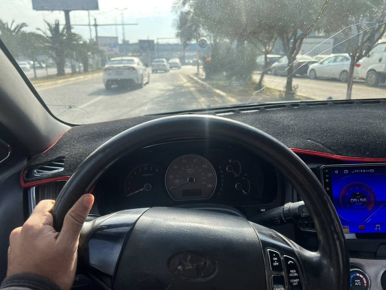 السلام عليكم .. للبيع فقط النترا مقدس 2008 امريكي 
محرك 2000 دوش رقم بغداد 
مواصفات السياره فتحه + شاشه كار بلي تدعم كا التطبيقات
السياره بيها نوع من الجراد قليل ومبدل بنيد بلادي 
تقريباً حزام تجي تشوفها مثل الي بالصوره بالضبط 
السعر 89 وبيها مجال 
*********** 
*********** 
اتصال + واتساب
