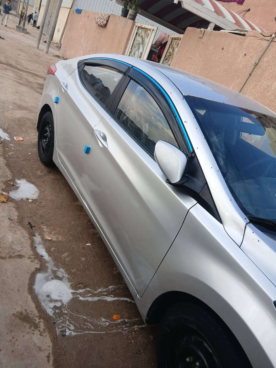 سياره كارتون الانتر 2014 السعر 48 وبيها مجال رقم الهاتف ***********
