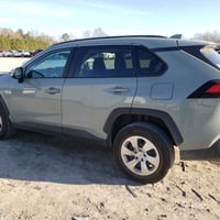 تويوتا راف فور ٢٠٢٣ للون سمنتي  صور الحادث مرفقه مع الصور  ماشيه ٨٠٠٠٠...