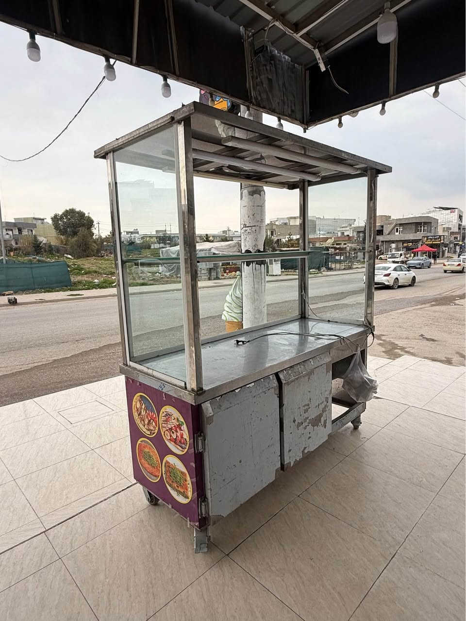 مێزو جيهازى كريپ بؤ فرؤشتن مێزى ستيلى اصلى بؤ كريپ و پاستاو شيرينى و له فه و زؤر ئيشى تر به كاردێت جيهازى كريپه كه به كاره با ئيش ئه كات 
مێزەکە ٦٥٠ هه زار
جيهازه كه ١٦٥ هه زار

***********
*********** السليمانية, العراق
