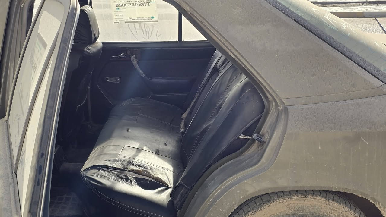 سلام عليكم
مارسدس للبيع موديل 1986 محوره كير ومحرك بطه المحرك بي خيط بخار خفيف وحالياً ما تشتغل رقمه أربيل سعر السياره 35وبيها مجال 
للاستفسار ***********
