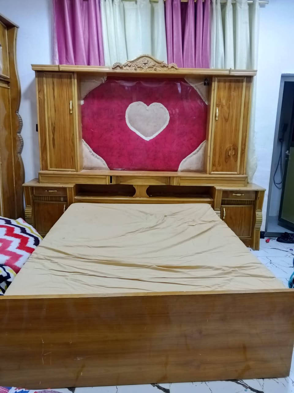 سلام عليكم غرفه اخشاب للبيع سعر 900ستفسار ***********
