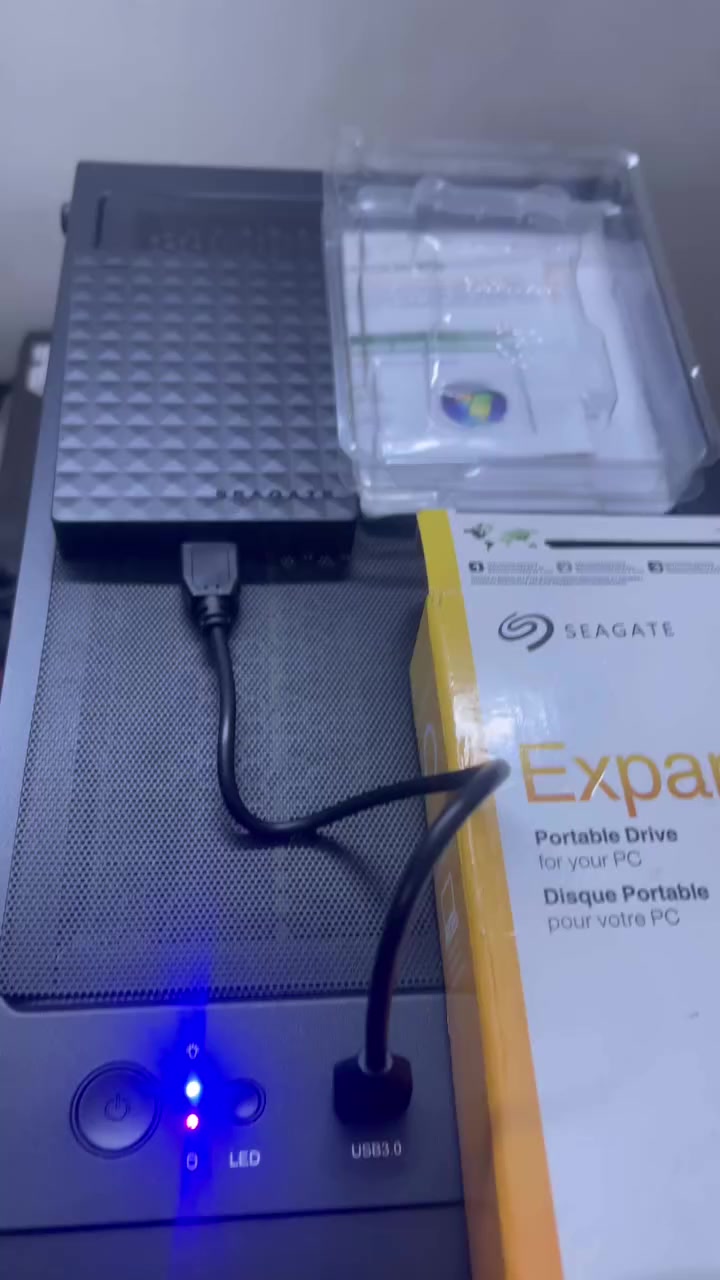 سلام عليكم اخوان كفر هترد داخله رام حجم ٤ تيرا لنسخ البرامج البسيطة والصور كما موضح بالتصوير 
للبيع ساعة القطعة على ٥ الف


**إذا كنت صاحب هذا الإعلان وتريد حذفه لأي سبب، رجاءا أرسل رسالة إلى الدعم الفني**