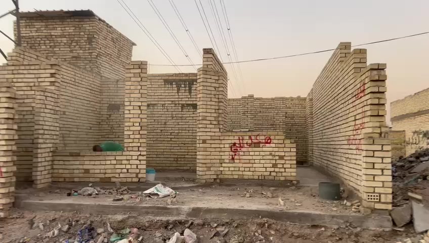 سلام عليكم للبيع هيكل بنا درجه اوله رفت علي عن شارع كهرباء ماء مجاري بل باب العنوان الستكشافات بضباط لثانيه. 
السعر...(35) وبي مجال رقم الهاتف *********** غير متواجد عل فيس
