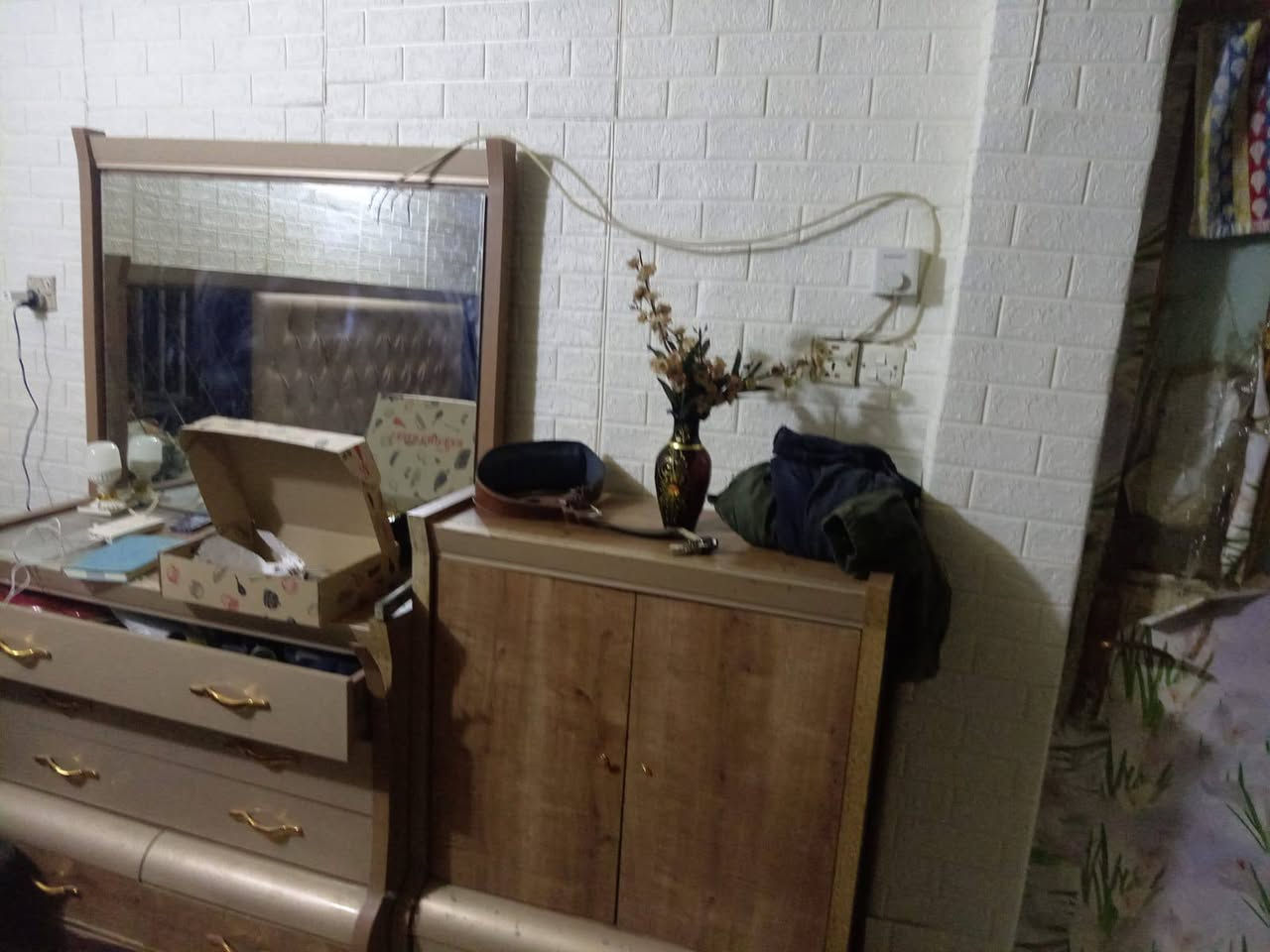 غرفه نوم اخ جديد تركي تصميم عراقي و ب نسبه البيبان اني شالعهن السعر 850 الف و بيها مجال 
التواصل:***********
