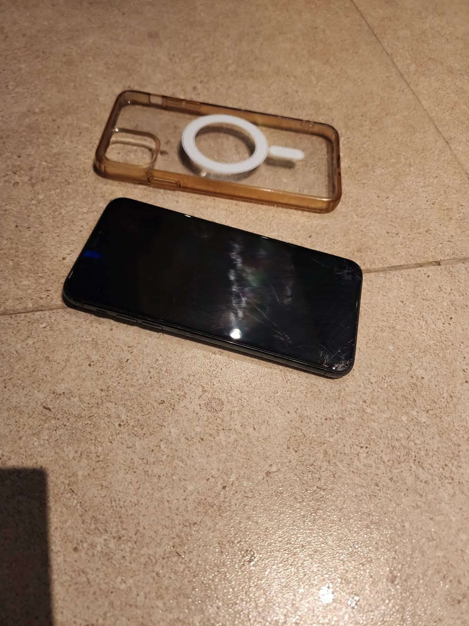 السلام عليكم iPhone 11 pro max جهاز لوك نضافة فوول مبدل شاشة فقط مال وكالة يعني تفصيخ من جهاز ثاني و بيهة كسر بسيط من جوة و خط ما مأثر على اللمس الفيس ايدي غير شغال باقي الجهاز كفالة و حيل نضيف بطارية 79 بلادية و ذاكرة 256 مكاني بغداد حي الجهاد السعر 225


**إذا كنت صاحب هذا الإعلان وتريد حذفه لأي سبب، رجاءا أرسل رسالة إلى الدعم الفني**