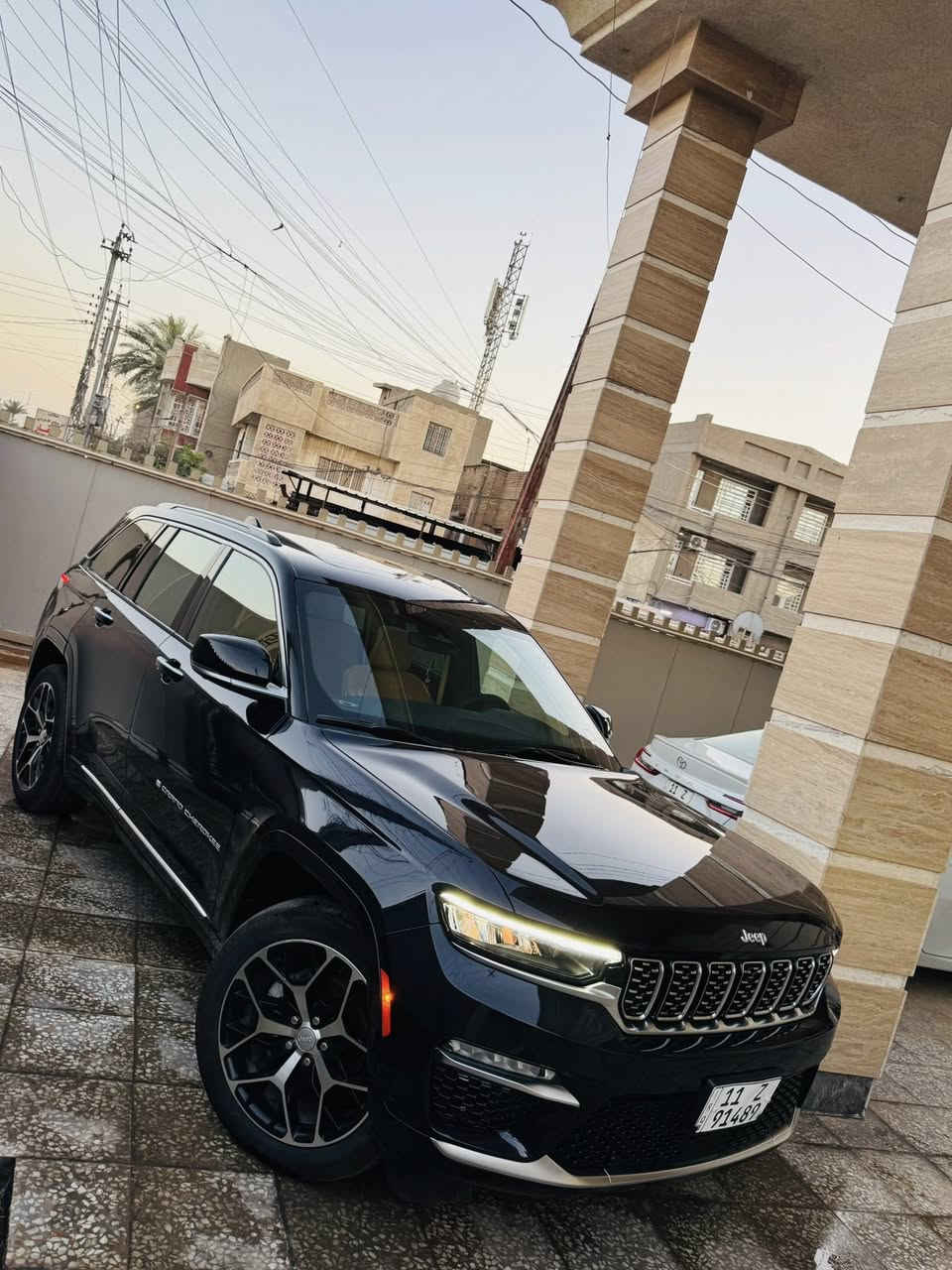 السلام عليكم
جيب كراند شيروكي 5 راكب سومت 2024 
السومت تعرفوهة تجي اعلى مواصفات  
6 سلندر 3600
ماشية 13000  ألف كيلو جبته ماشيه 9500 الف 
اللون نيلي والسقف اسود تو كلر شركة 
رادارات من كل الجهات 
بنوراما 
سقف كنتار 
كامرات محيطيه 
اناره داخليه متغيره
داخل مشمشي 
3 شاشات 
4*4 دفع 
وضعيات قياده 
منزل اله برنامج خرائط العراق واللغه العربيه 
جنطه كهرباء 
جكات هواء لرفع سياره وتهبيطه 
اخوان هواي بيه مواصفات 
حادث جاملغ خلفي عكس سايق صبغ ونص الدعاميه الخلفيه
الساره رايده 47000 الف دولار وبيه مجال بسيط 
يعني 4 شدات و70 ورقه  
معجبتك اعبر المنشور اخويه 
***********
السياره بغداد باسمي
