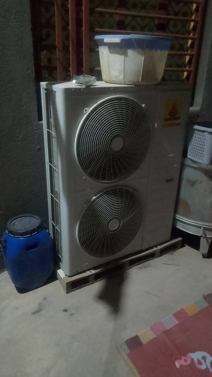 سبلت3طن الحافظ اصلي مكفول للبيع سعر800 ثلاجه جديد سعر300 مكفوله رقم***********
