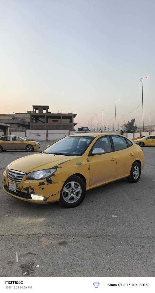 اسلام وعليكم
الانترا 2011 
الضرر طخه بل صندوق بدون دواخل + تلقيطات تكسي 
كاربون بانزين 
رقم نينوى والسياره بأسمي 
السعر 105 
مكان السياره زمار 

***********
