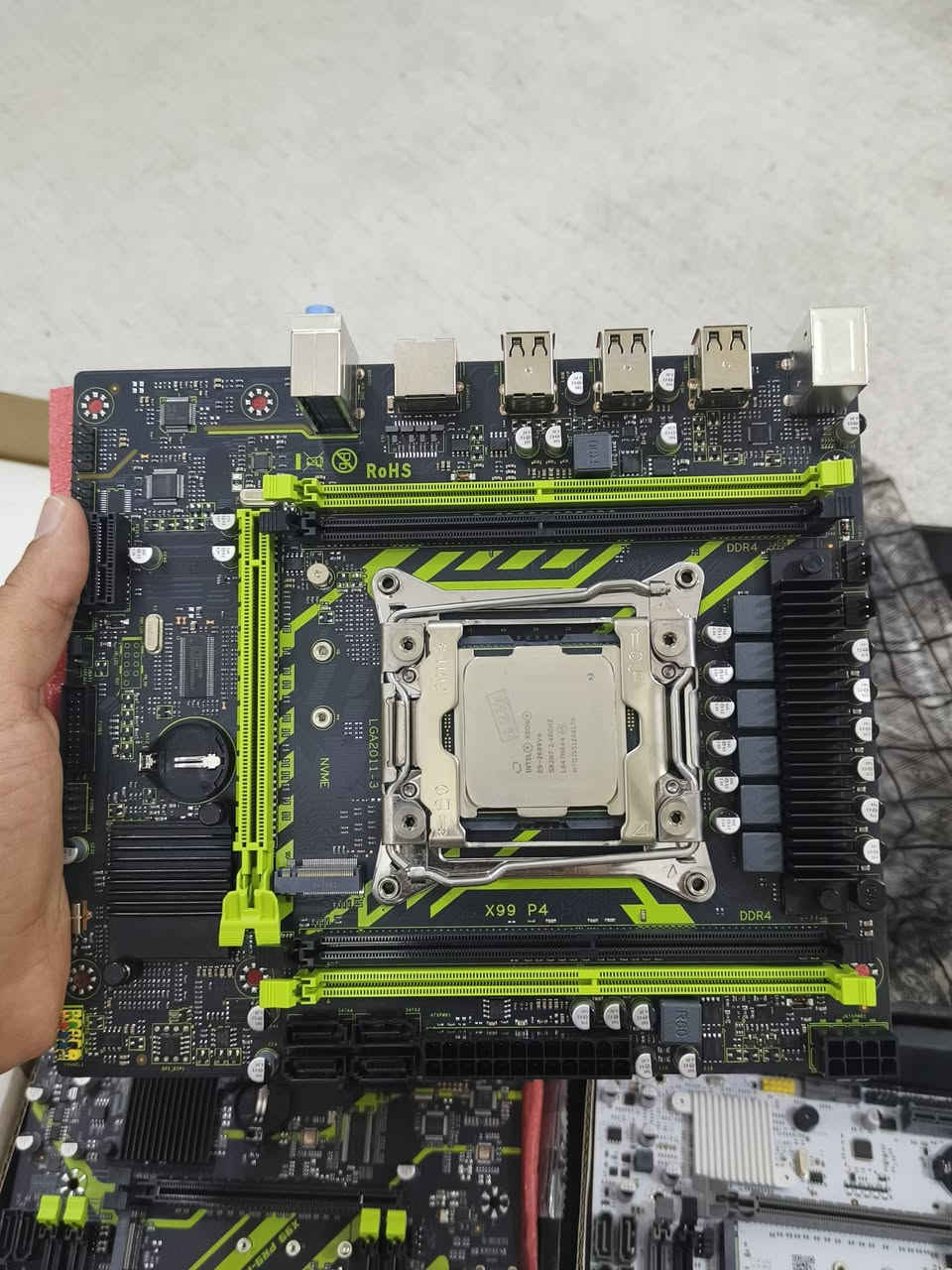 مجموعة بوردات و معالجات زيون
بورد X99 + معالج E5 2680v4 السعر ٤٠ الف 
فقط بورد x99 السعر ٢٥ الف 
يتوفر معالجات ايضا 
E5 2680v4 السعر ٢٠ الف 
E5 2650v4 السعر ١٣ الف 
E5 2690v3 السعر ١٣ الف 
رامات سيرفر متوفر قطعتين 
Ddr4 8gb 2400mhz سعر القطعه ٣٠ الف


**إذا كنت صاحب هذا الإعلان وتريد حذفه لأي سبب، رجاءا أرسل رسالة إلى الدعم الفني**