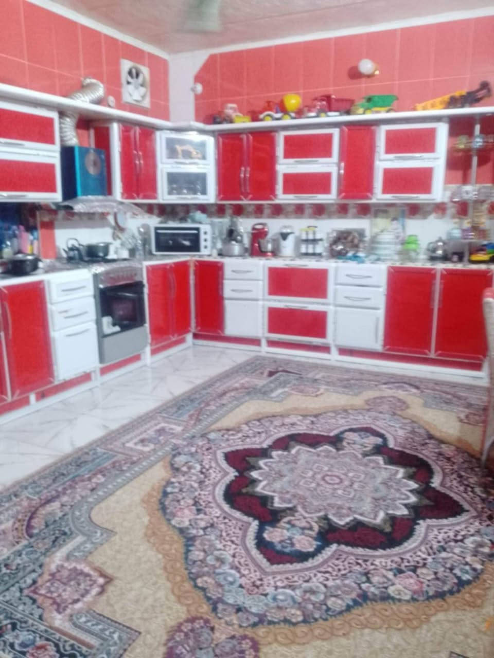 عندي بيت زراعي قرب المعارض للبيع مساحة ٢٠٠متر مكاتبه فقط السعر ٣٠وبي مجال معارض السماوه المدخل الجنوبي. صاحب البيت ابو سجاد ***********
