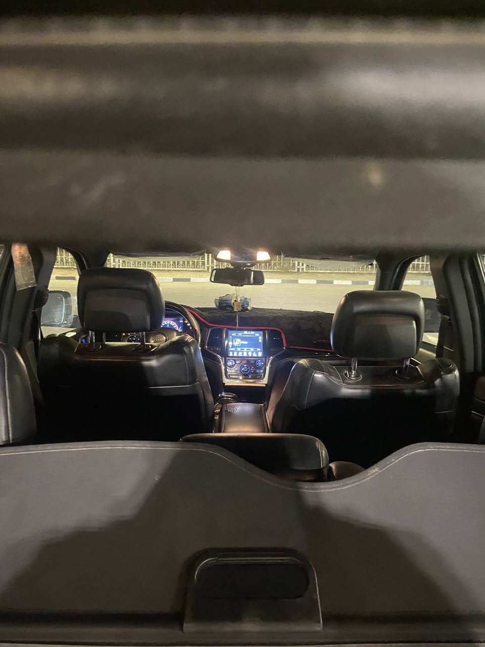 سلام عليكم جيب 2014 كراند فول مواصفات من عدى جكات سياره امريكي بيها جملق سياره مذكور صور حادثها سياره فول سياره بغداد هزتها ل 27 سياره حلوه بدون شخوط سعر 178 وبيها مجال سياره بيع فقط كشنات كهرباىيه تبريد مركزي رقم الهاتف ***********
