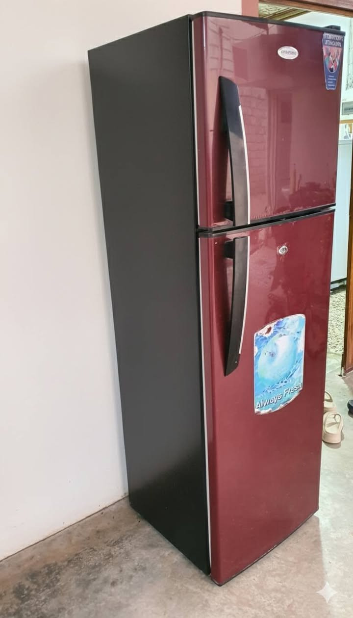 ثلاجة 14 قدم نظيفة للبيع
السعر 90 الف
للتواصل ***********
