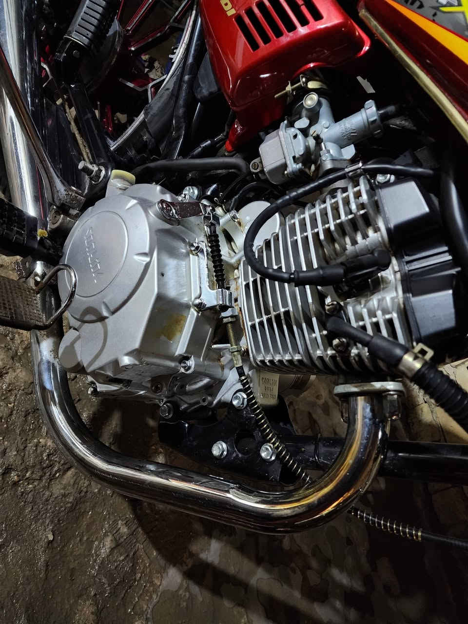 سيفان ايراني للبيع ٦٠٠ بيه مجال مديل ٢٤ مكفول دراجه نضيفه ما متعوبه أوراقه موجوده رقم ***********
