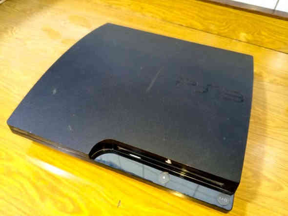 #للبيع بلي 3 كامل ونظيف مع يدتين بس تربطه وتلعب وبي كامل الالعاب كراند GTA5 وكرة قدم فيفا وبيس وسيارات وغيرها الكثير السعر 130 الف (مناسب)
للتواصل على الرقم واتساب او اسيا ***********
