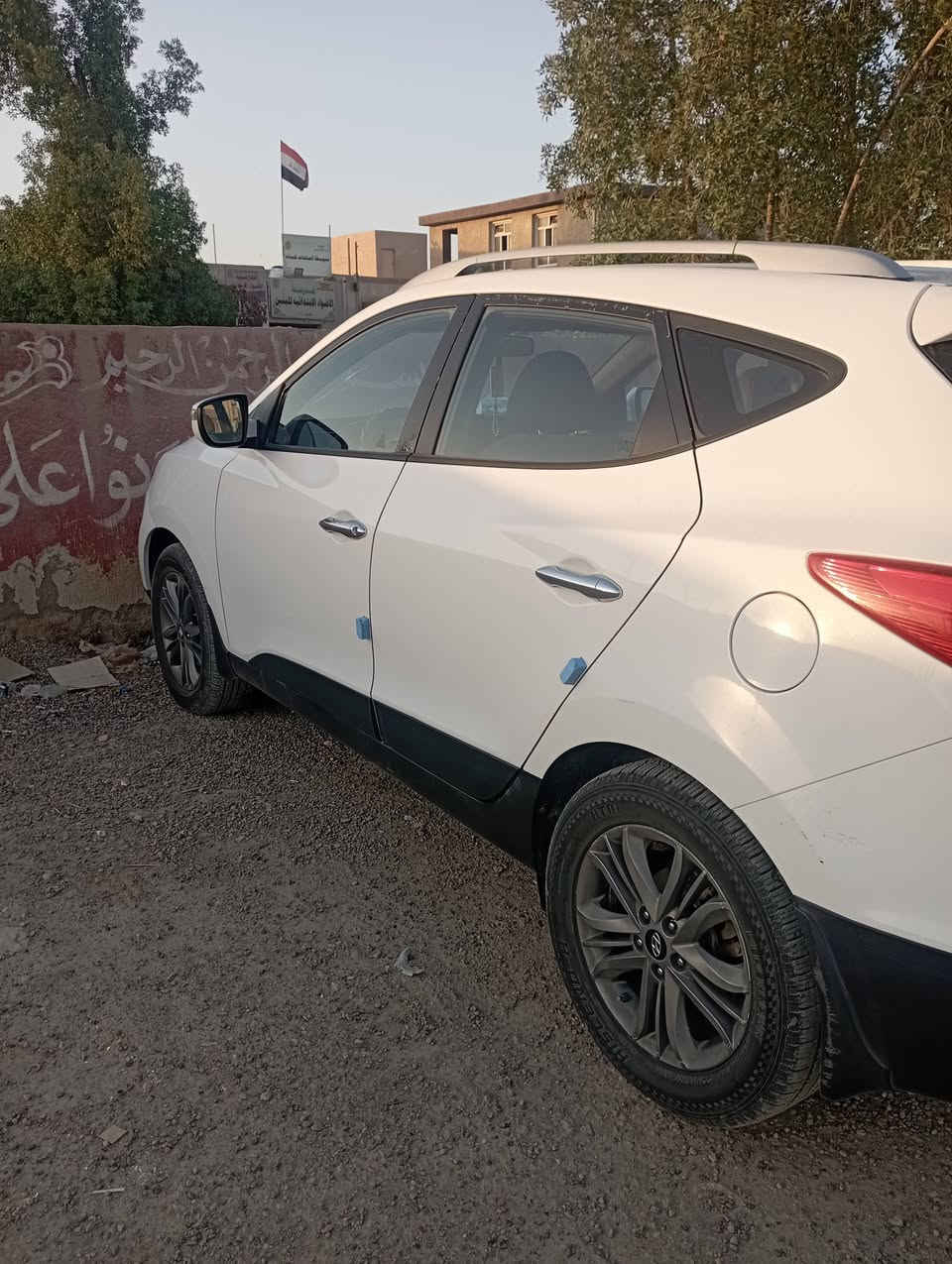 السلام عليكم 
توسان خليجي مكينه 2000 موديل 2015 السياره مكفوله كفاله عامه تخم تاير جديد تبريد ثلج دواخل نظيفه مكان السياره حله السياحي رقم الهاتف +*********** اخوان هذا رقم صاحب السياره وباسمه السياره إني مكلف بالنشر السعر 145 وبيه مجال
