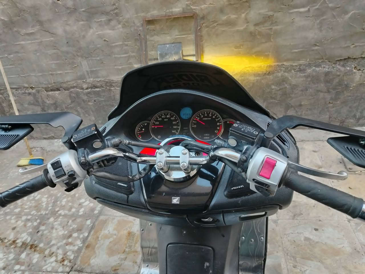 فورزة 0.8 كرستال للبيع المكينه مكفولة قوة وشلعة وعزم وسرعة فول تشك الشارع الكفرات نضافة 80% بيهة نقص بس الستان الصفح واني لاغي السماعات والدراجة عمية الكهربائيات كلهة شغالة باتري جديد السعر 1300 مليون 300 الف وبيهة مجال حك الجية المكان كربلاء *********** فقط مراسلة واتساب بدون اتصال ماجاوب اتصال راسل وارد عليك بسرعة
