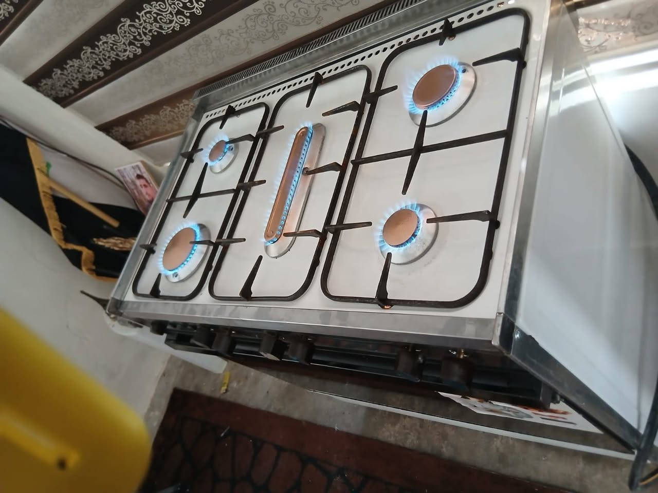 طباخ عشتار مصري للبيع شرط نضافه شغل السعر 110الرقم الهاتف***********
