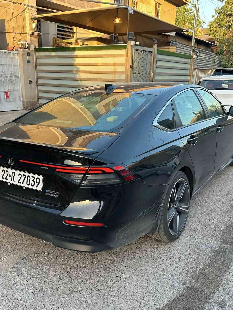 السلام عليكم للبيع هوندا اكورد سبورت 2024 رقم اربيل رقمته قبل يومين سياره ضرره جدا بسيط وبعدهي ع ضرره بدون تصليح شديت بس غراضه مفتوحه وجني وياه ماشيه 102 مشي امريكا سعره مناسب 179 وبيه مجال قليل لشراي ***********
