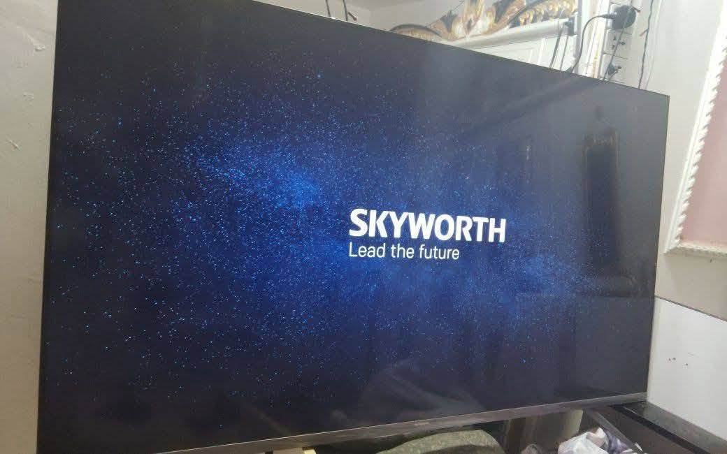 سلام عليكم شاشه skyworth  حجم 55 فوركي حقيقي الوان تخبل صوت استريو دولبي اتمس صوت استريو مضخم نضامه كوكل تيفي ستلايت دخلي ريمونت ناطق  شاشه لوك مكفوله من تصليح شي نضافه فول مكاني بابل  رقمي *********** سعر425
