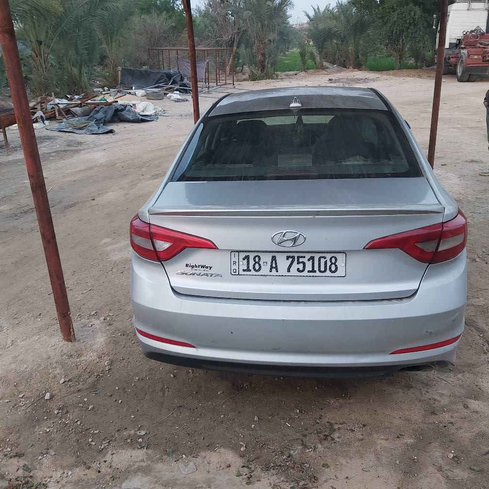 سيارة سوناتا ٢٠١٥ وارد امريكي هزة وسنوية وتخم تاير وباتري جديد رقم انكليزي بابل بإسمي وتحويل ثاني يوم 
مكينة جديدة توها مبدلة مال تفصيخ ٢٤٠٠ gti السيارة بانزين عادي كلشي ما بيها لا تونز ولا غيره 
السيارة بيها جاملغ أمامي اليمين وجاملغ خلفي اليسار بيها رشات صبغ بسيطة ابيع مصبوغ عام بيها طبرة بالتكم واكع عليها عمارية واضحة بالصور كدامكم السيارة محدثة ويلكب ١٧ وبجم ١٧ السيارة مفولة عدا الفتحة 
مكاني نجف خلف مديرية المرور
الرقم ***********
السعر ١١٠ وبيها مجال للشراي النجف, العراق
