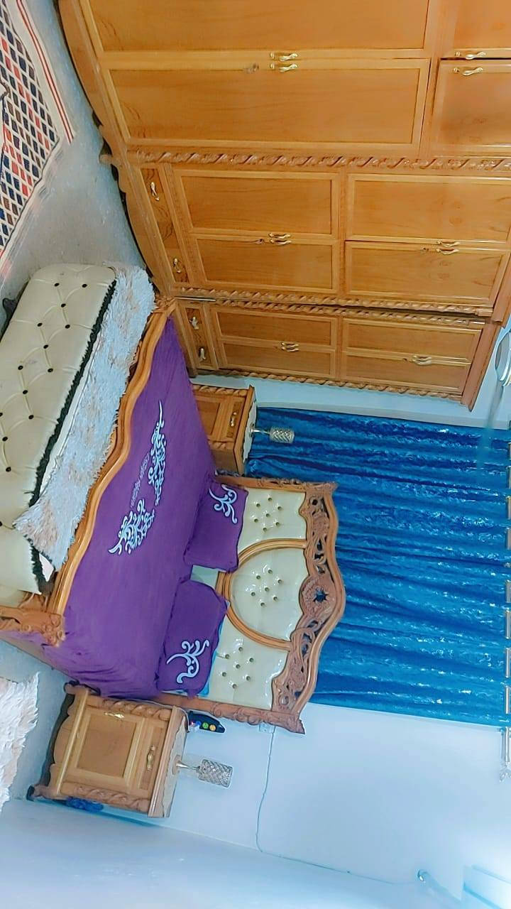 يوجد بيت للبيع خلف مطعم الموسوي مساحته 150متر طابقين والاثاث ايضا للبيع للاستفسار ***********
