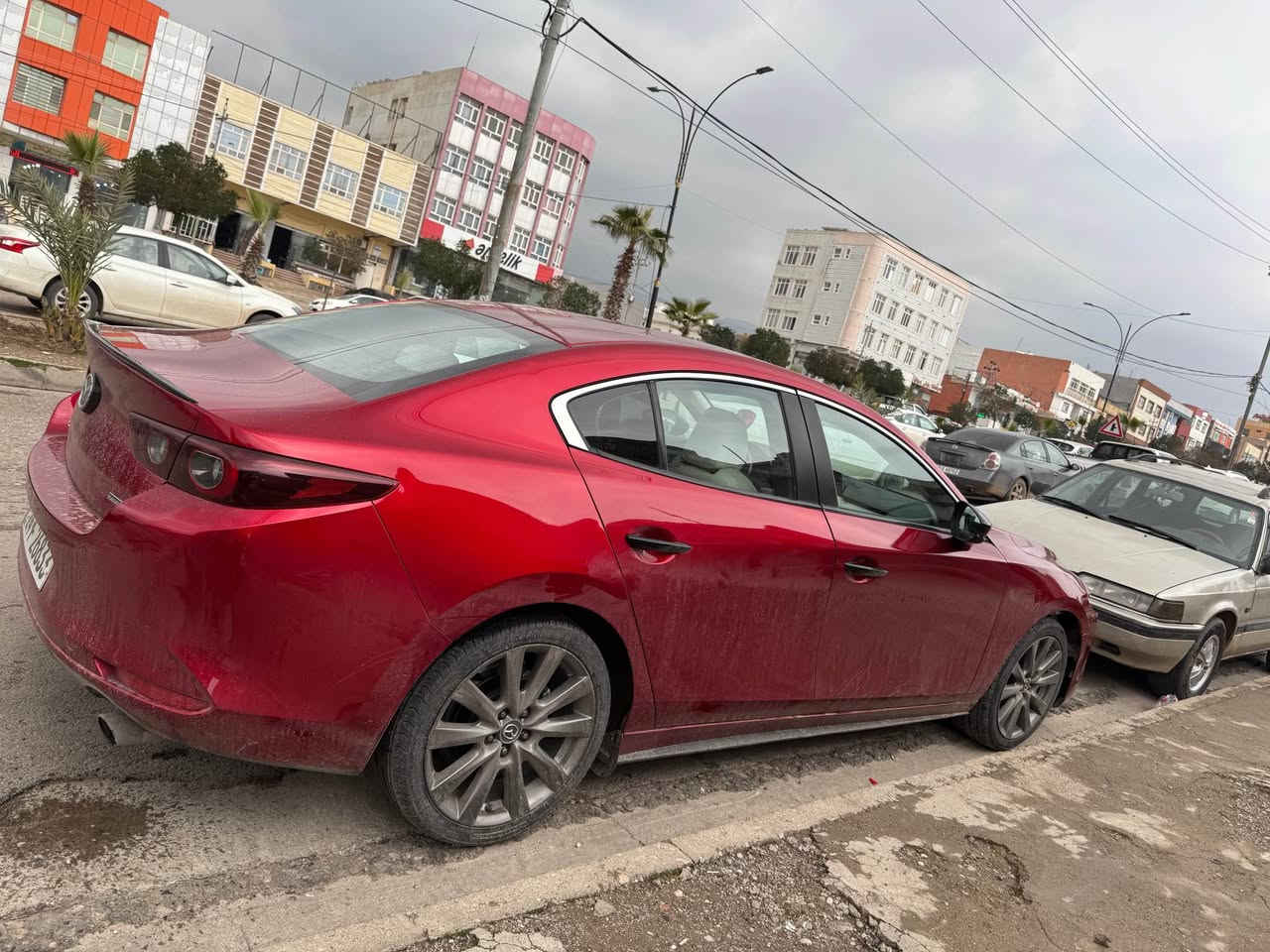 مازدا زوم. ٣.   موديل.  2023.  ماروني. نيو مواصفات.  مواصفات. جام كارةبا كير اوتو عادي. تراكشن. بريك بةصمة.  كاميرة رادار.   بةردي كزوز. ً  كيرو مةكينة بةشةرت.  مةكينة 2.5  مةرغوب    بوياغ ٣ بارجة. بونيد. جملخ. دةركاي بيشةوةي سكن نيو بوياخ.  تنها شانصي لاي نفر تنها بخ.   رقم.  سنوي هزة كامل نوييية.  سيارةكة ٣١ هزار  رويشتوة 
رقم.  تلةفون. *********** واتساب.  فايبةر اكر, نينوى
