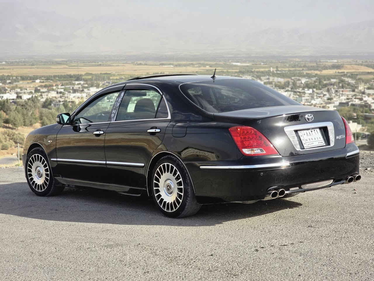 ماجێسا 2005 

موسە, 5 دوگمەی فول فولە,کوشن جڵد و هیتەرە
چوپەکانی حوڕ کراوە
بەشەرتی هەمو شتێک
***********
***********
